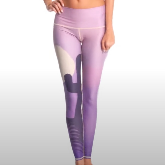 EUC Teeki Coyote Moon Dawn  Hotpant Legging Large - Picture 2 of 15